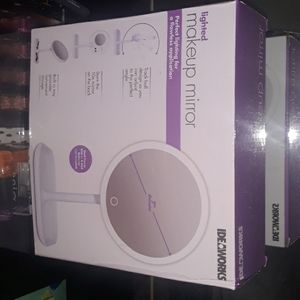 Lighted Makeup Mirror
